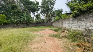 යක්කල නගරයෙන් ඉඩමක්