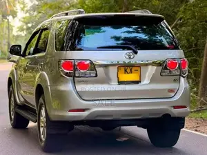 Toyota Fortuner 3.0L D-4D Diesel 2013