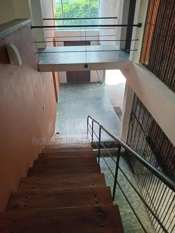 Luxury 2-Storey House for Sale – Thalawathugoda
