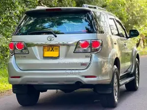 Toyota Fortuner 3.0L D-4D Diesel 2013