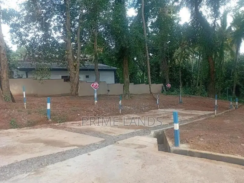 Land for Sale in Kadawatha Nava Mangala Mawatha