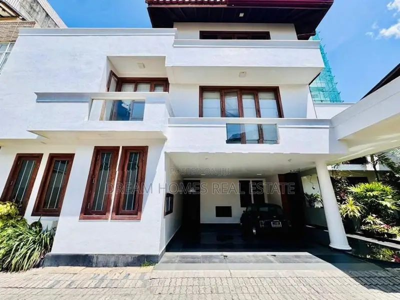 Dream Family Home with Solar Hot Water Colombo 03
