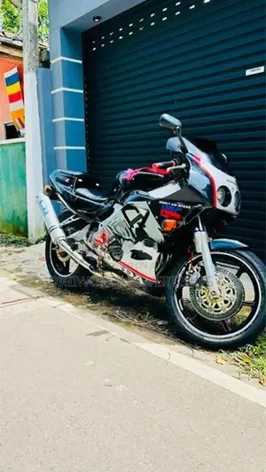 Honda CBR MC