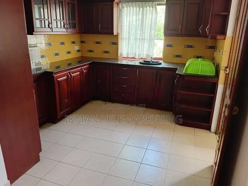 Luxury House for Sale in Battaramulla