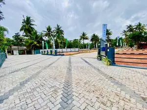 Wadduwa Walking distance land ( 20m ) to  Galle Road Y31