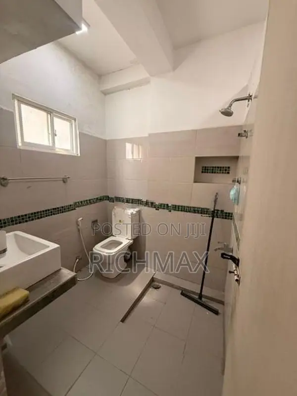 2nd floor office space for rent in Colombo 03