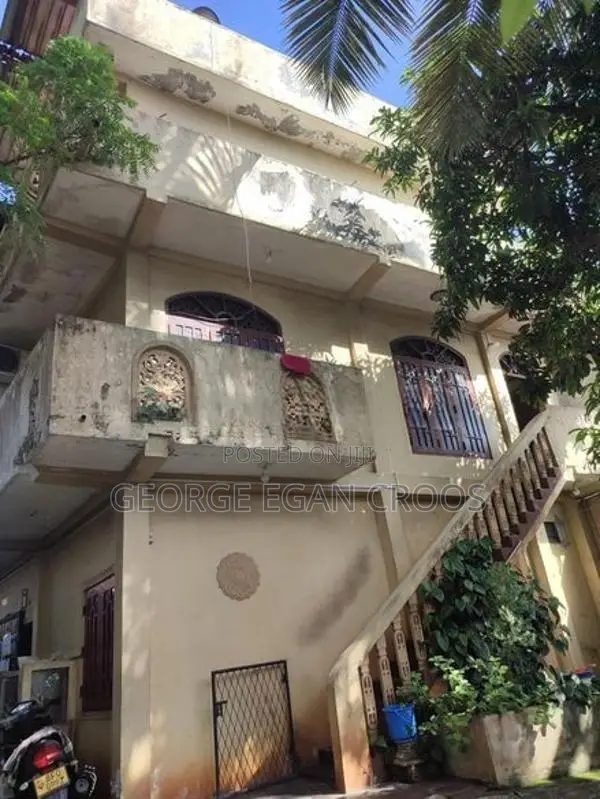3 Storey House for Sale in Colombo 15 Mattakkuliya