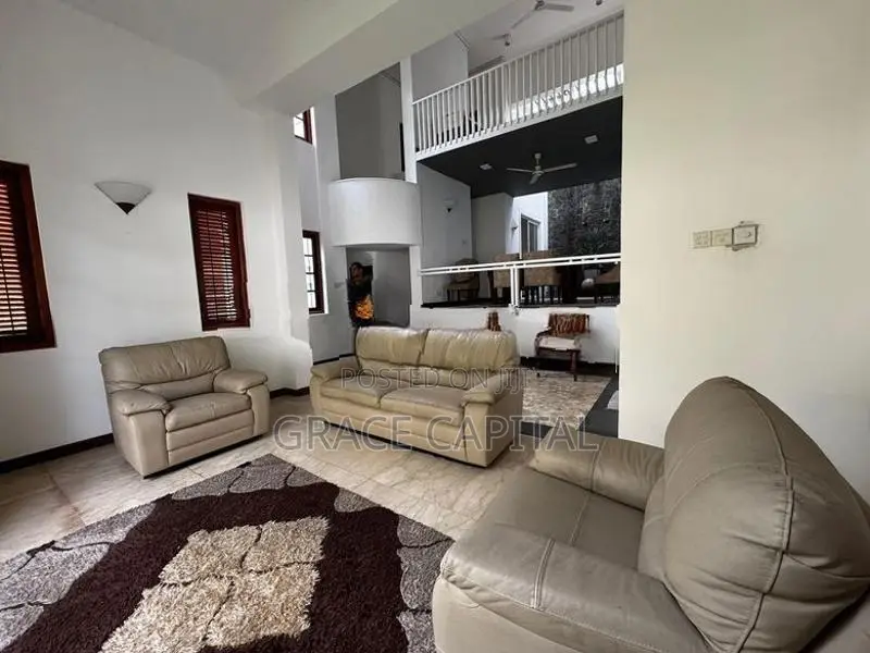 House with fully Solar powered for rent in Thalawathugoda