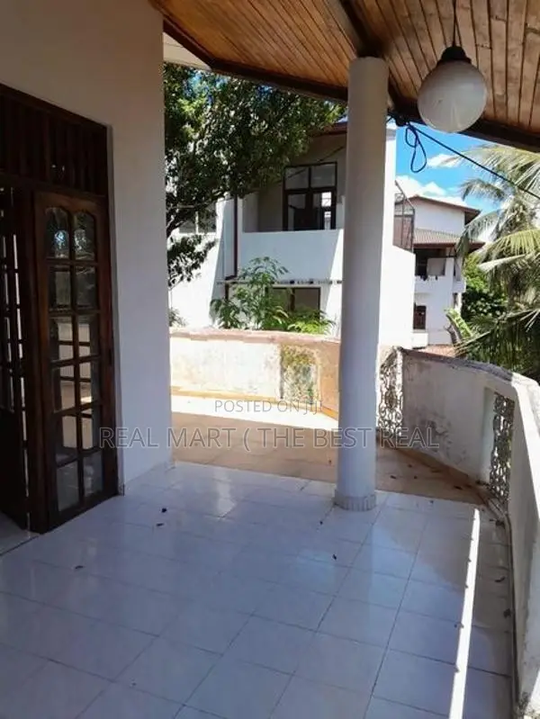 BATTARAMULLA : 4-BR (12P) PRIME 2-STORY HOUSE FOR RENT IN SUBUTHIPURA