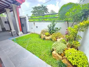 වාස්තු විද්‍යානුකූලව ඉදිකළ අලංකාර අලුත්ම නිවස විකිනීමට - කහතුඩුව
