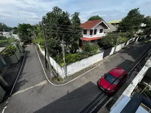 House with fully Solar powered for rent in Thalawathugoda