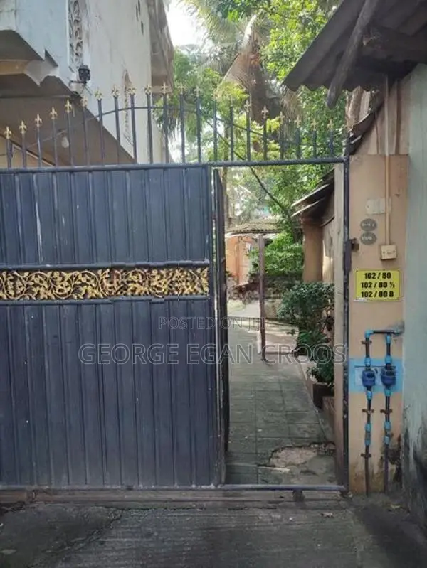3 Storey House for Sale in Colombo 15 Mattakkuliya