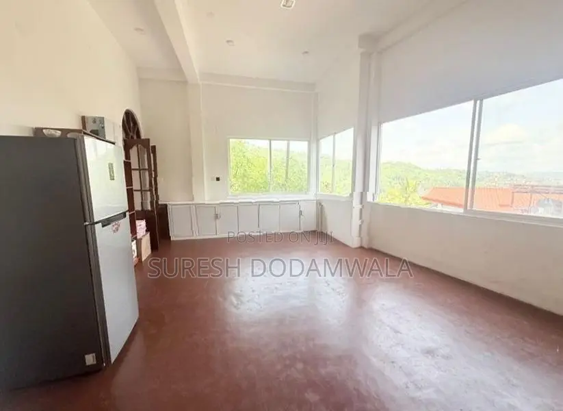 Rent House Near Dharmaraja Mahamaya Colleges Kandy