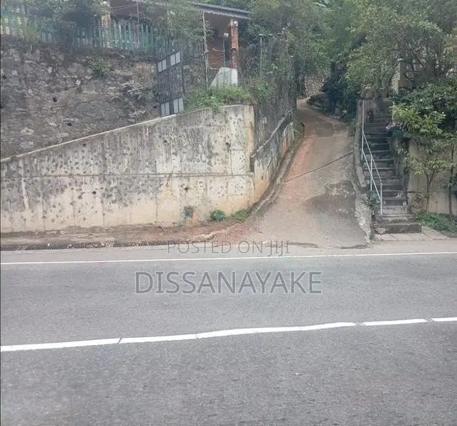 Land for Sale in Badulla City Limit, Pinarawa