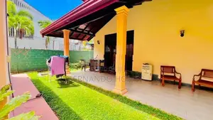Near Base Hospital Negombo Walking Distance 18P Land Upstairs House Sa