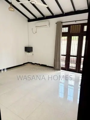 Spacious House for sale Athurugiriya