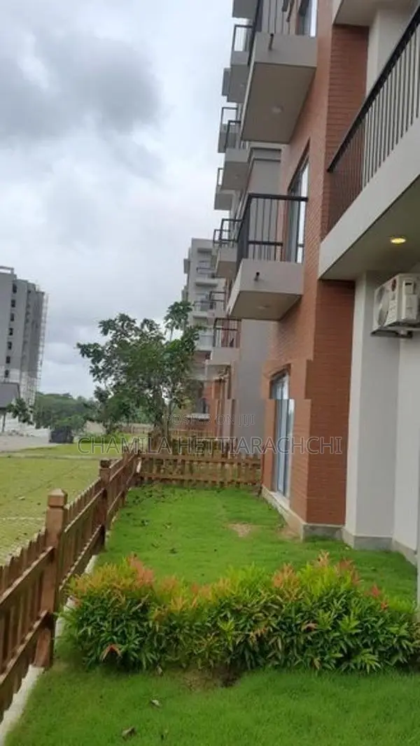 Kahathuduwa Apartment
