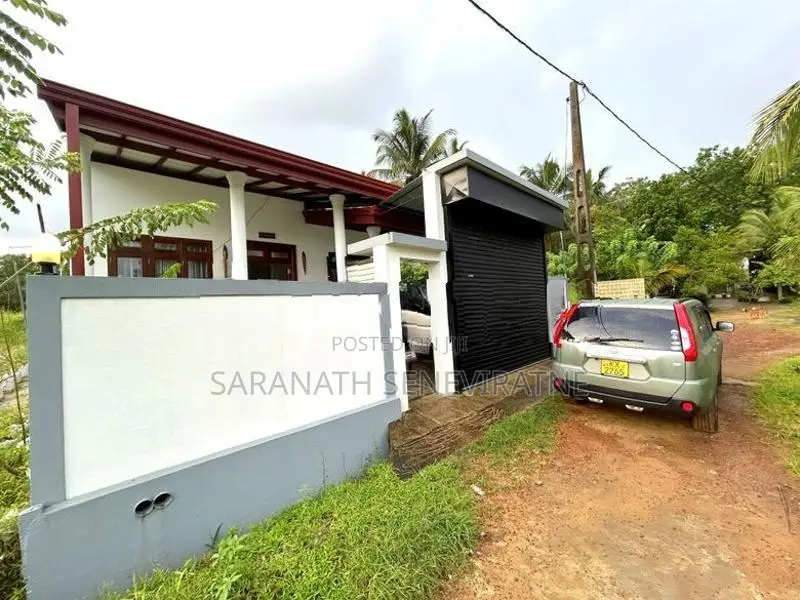 Modern Well Design House in Millawa Homagama