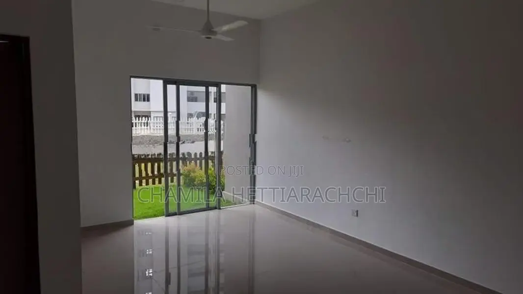 Kahathuduwa Apartment