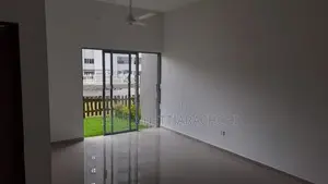 Kahathuduwa Apartment