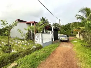 Modern Well Design House in Millawa Homagama