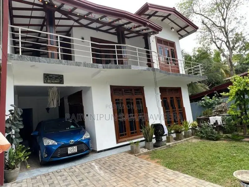 Tow Story Luxury House අවිස්සාවේල්ල