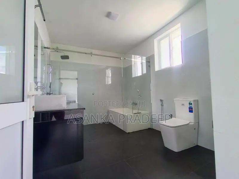 Brand New Two Storey House For Sale in Pelenwatta Gorakapitiya(e5eeii)