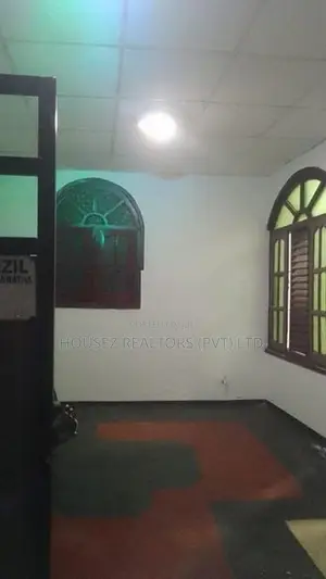 Single-Storey House for Sale in Wellampitiya