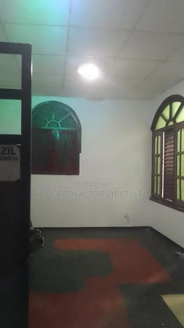 Single-Storey House for Sale in Wellampitiya
