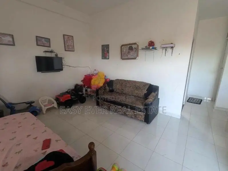 නයිවල – සණස Apartment එකක් විකිණීමට