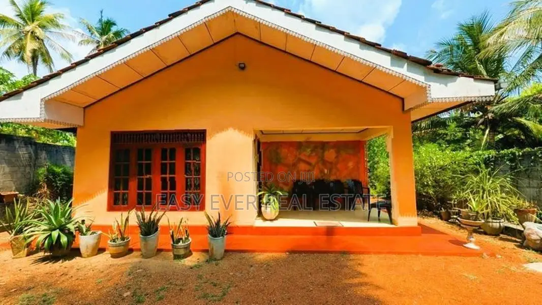 ගම්පහ – නිවස විකිණීමට