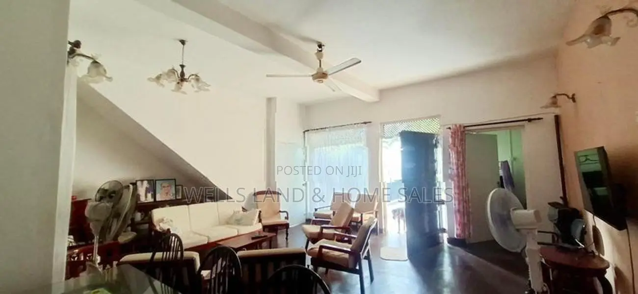 Two Storied House For Rent - Colombo 5