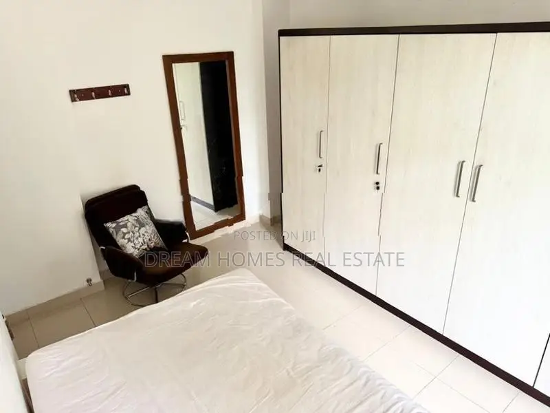 Spacious Family Apartment with 5 Balconies – Thalawathugoda