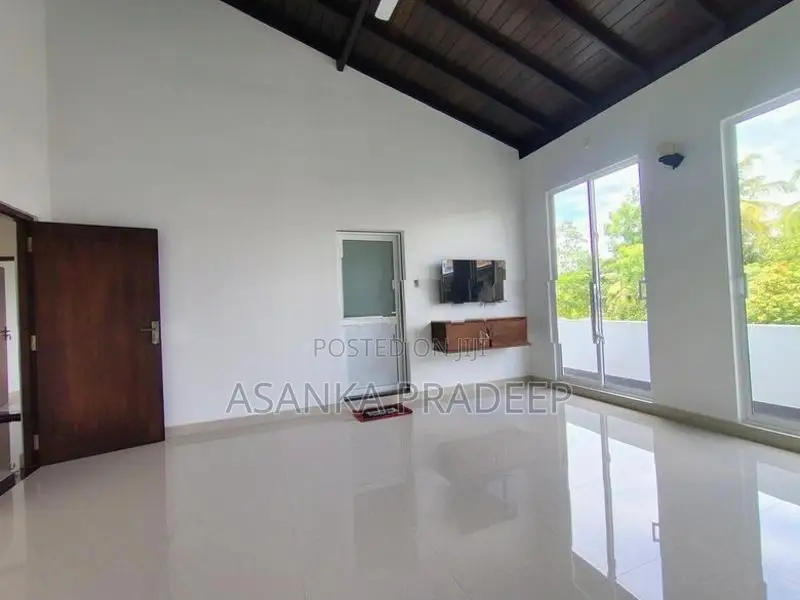 Brand New Two Storey House For Sale in Pelenwatta Gorakapitiya(e5eeii)