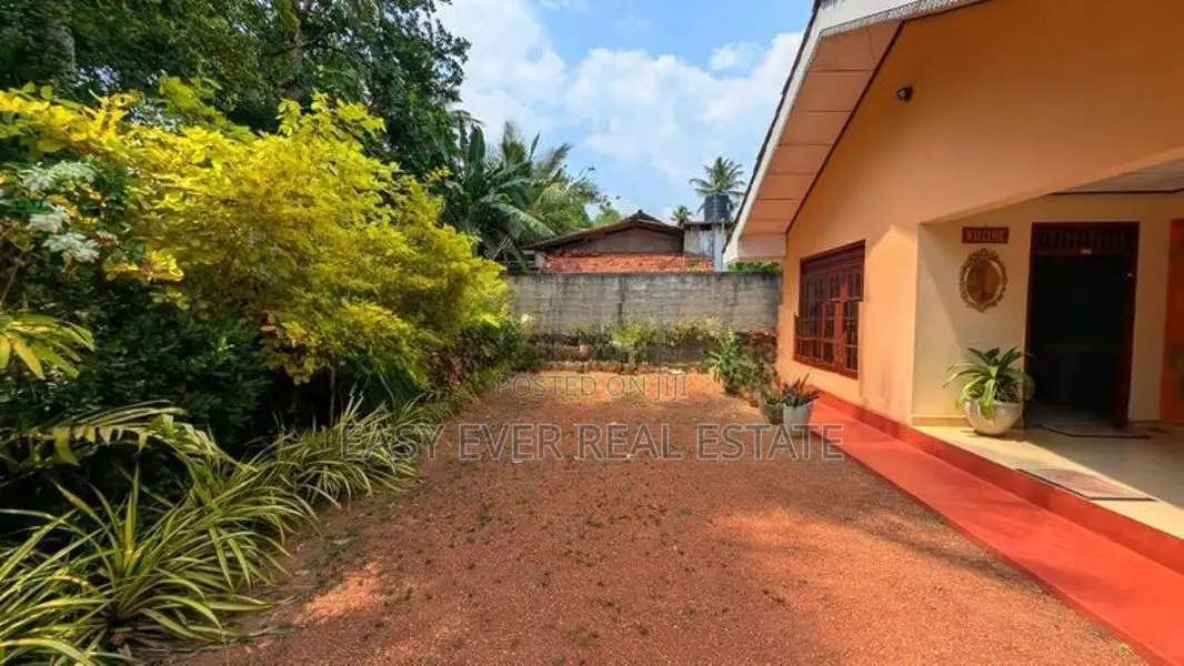 ගම්පහ – නිවස විකිණීමට
