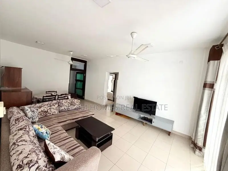 Spacious Family Apartment with 5 Balconies – Thalawathugoda