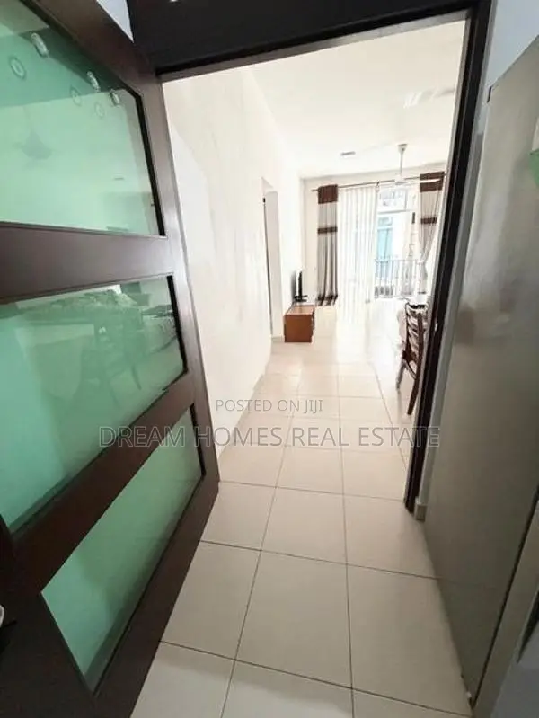 Spacious Family Apartment with 5 Balconies – Thalawathugoda