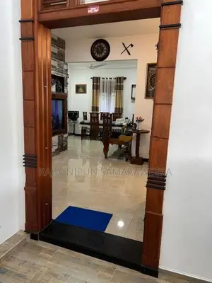 Tow Story Luxury House අවිස්සාවේල්ල