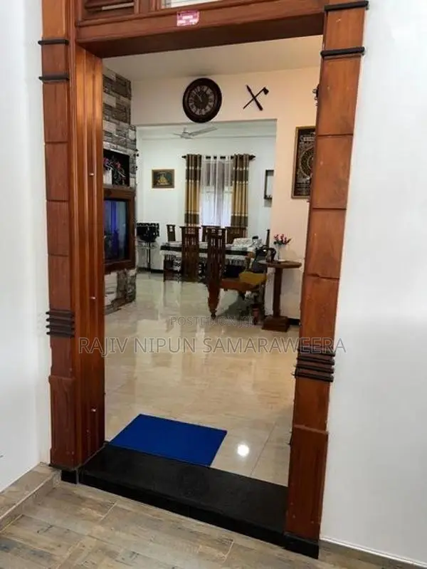 Tow Story Luxury House අවිස්සාවේල්ල