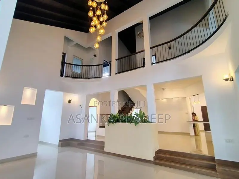 Brand New Two Storey House For Sale in Pelenwatta Gorakapitiya(e5eeii)