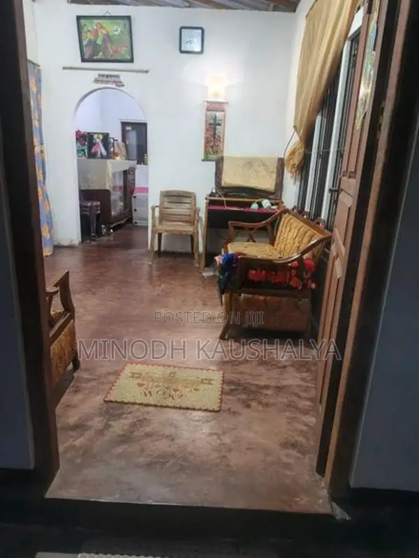 කදානට නුදුරින් අංගසම්පුර්ණ නිවසක්