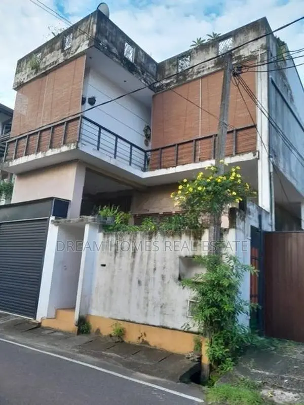 Two-Storey House with Rooftop for Sale – Maharagama