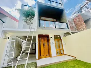4BR Pelawatte Brand House For Sale in Prime location Battaramulla