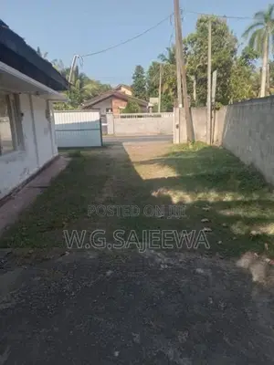 8/7/7 perchs land for sale in Thangalla