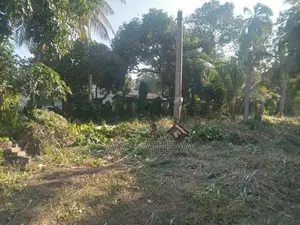 8/7/7 perchs land for sale in Thangalla