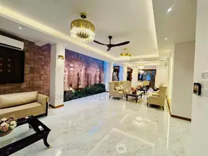 BatUltra-Luxury Mansion for Sale in Jayanthipura