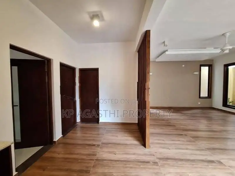 Dehiwala Galle Road House for Sale