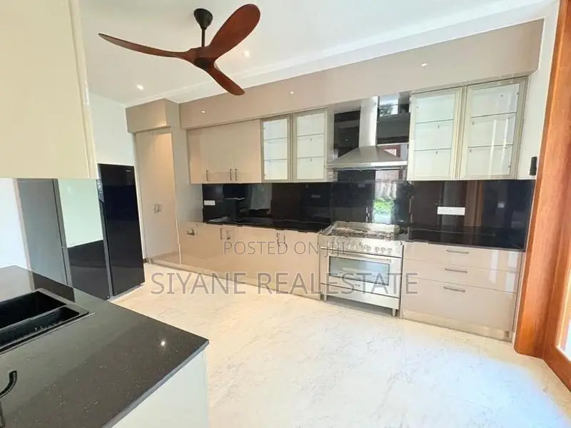 Brand New Luxury House Sale in Battaramulla