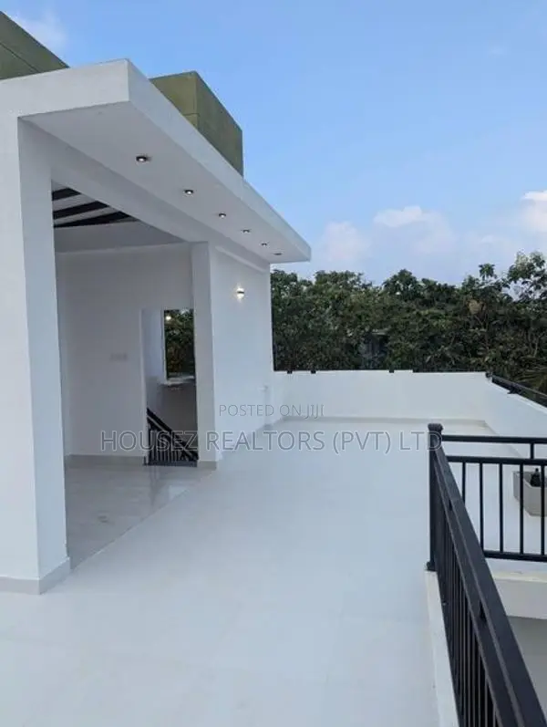 Super Luxury Brand New 3-Storey House for Sale – Negombo (Daluwakotuwa