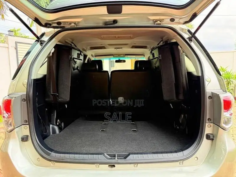 Toyota Fortuner 2013